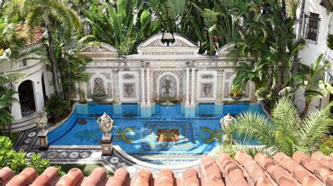 florencja dom versace|5 Secrets of the Versace Mansion .